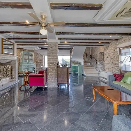 Golden Roots Estate Pazin
